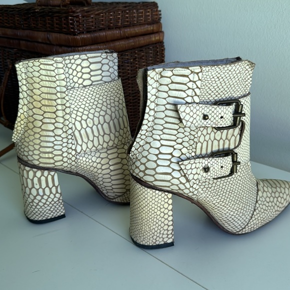 Freebird Joey bootie - Picture 7 of 9